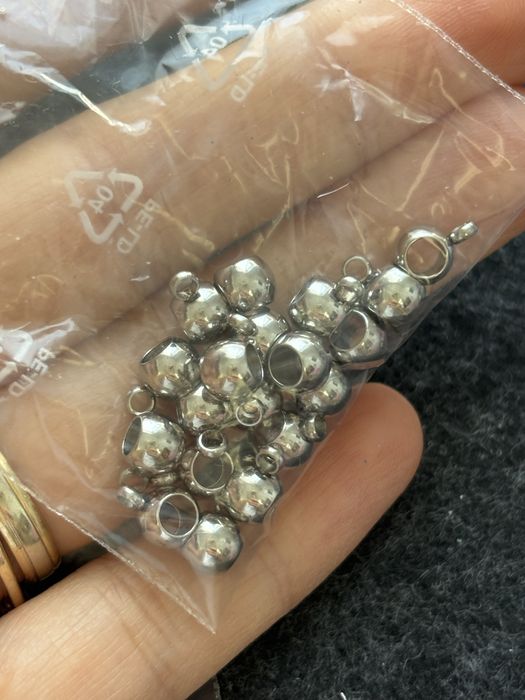 Koraliki ze stali do bransoletek, miejsce na zawieszke