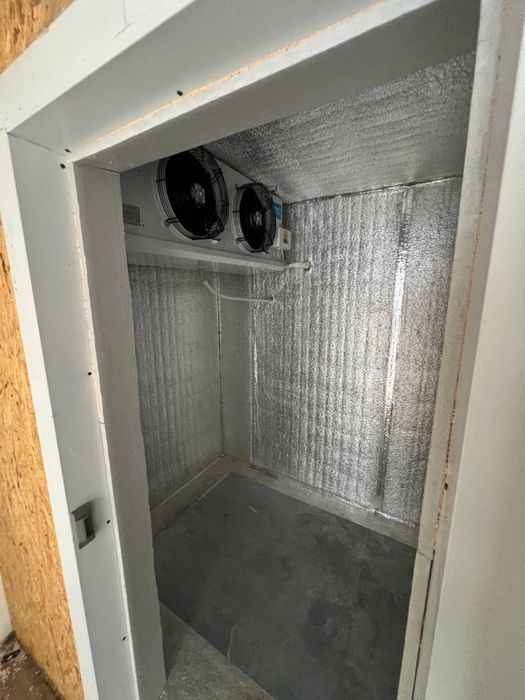 Будинок із земельною ділянкою