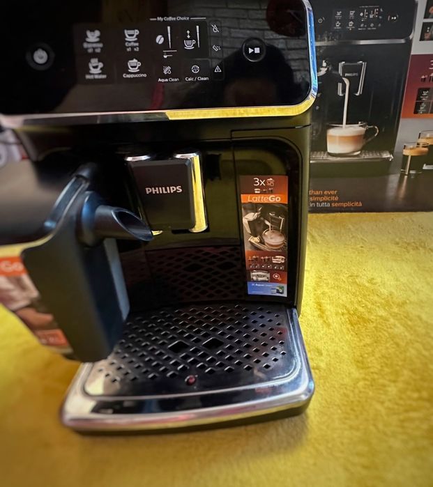 Автоматична кавомашина Philips Series 2200 EP2231/40