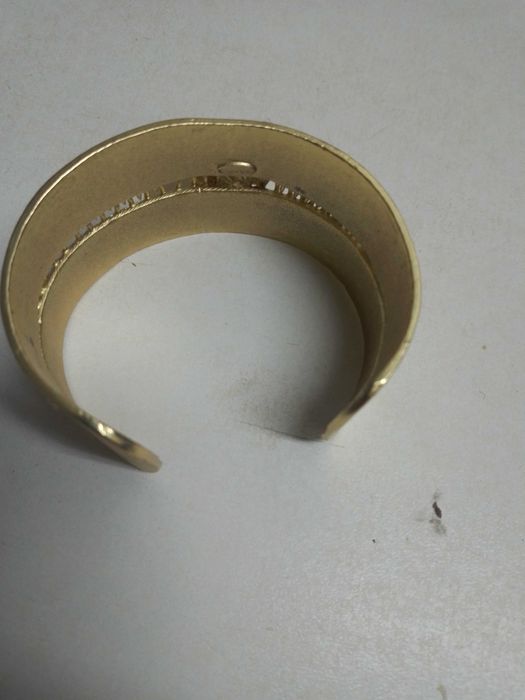 Pulseira larga dourada