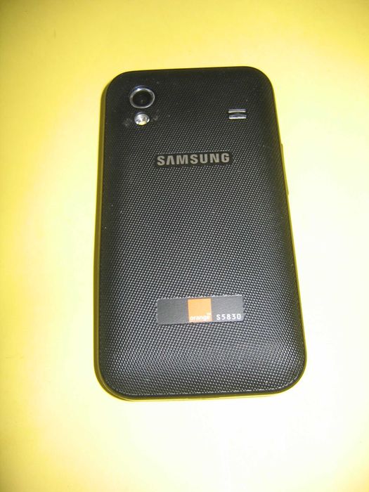 Samsung Galaxy Ace GT-S5830 3,5" + ładowarka - stan bardzo dobry