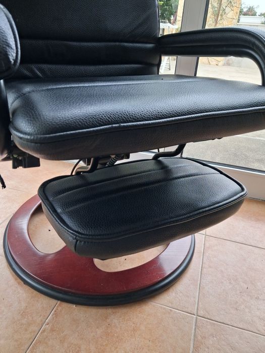 Cadeira de Massagem/Reclinável em Pele Sintética – Preta