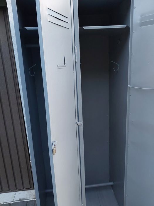 Sprzedam szafę metalowa