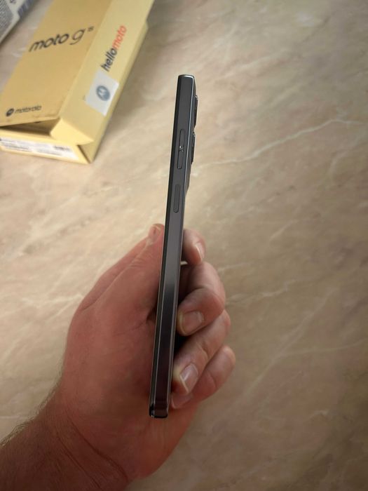 Sprzedam telefon Motorola Moto G15 8+128 GB