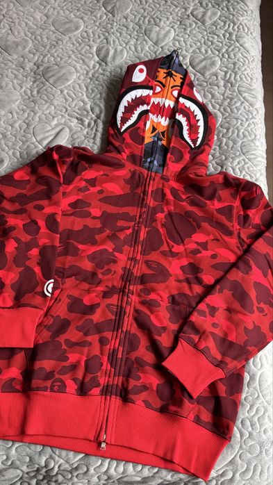 зип-худи от бренда A Bathing Ape (BAPE)