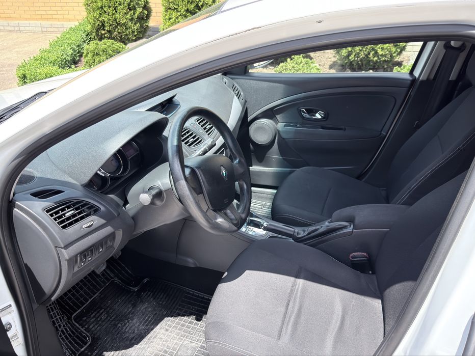 Renault  Megane 2013г.1.5 TDI АКПП
