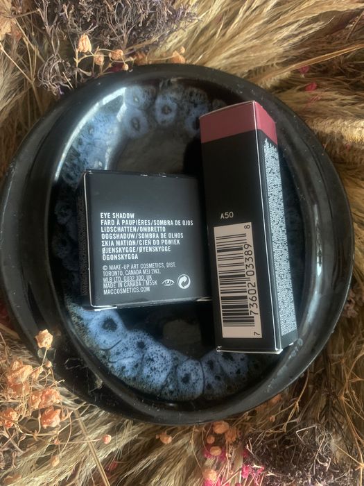 Zestaw MAC szminka i cienie