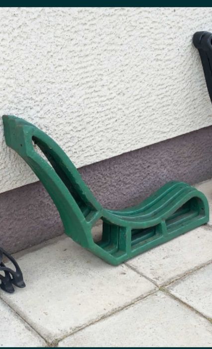 Żeliwne nogi do ławki