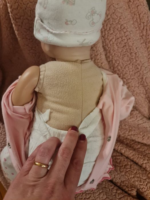 Bebé Reborn  com corpo em pano