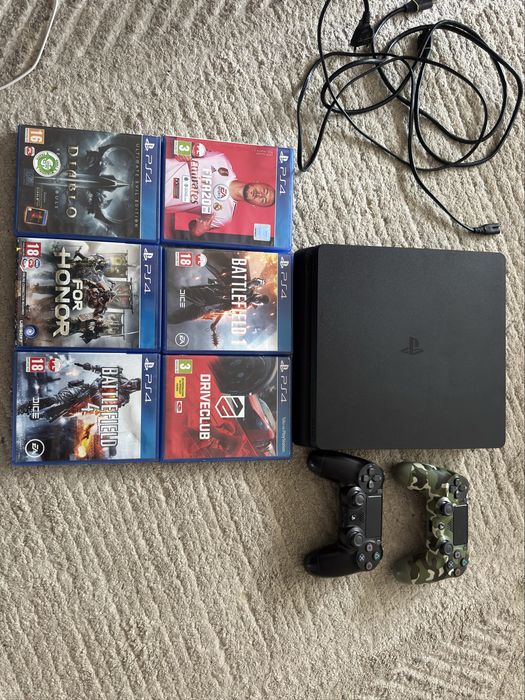 Ps4 z grami oraz dwa pady