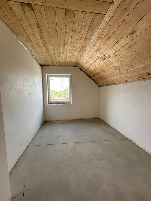 Великий будинок у Крихівцях з ділянкою 6 сот.!