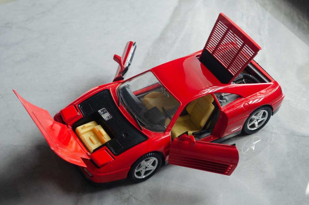 Модель 1:18 Ferrari 348 Tb 1989 by Mira Зроблено в Іспанії