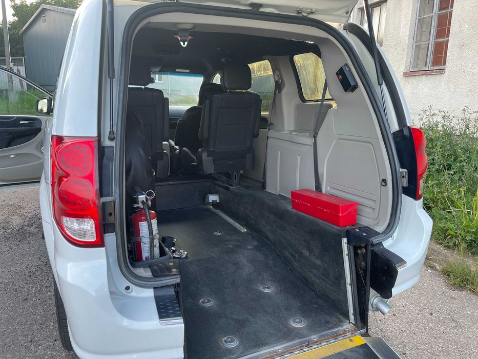 Dodge Grand Caravan dla Osób niepełnosprawnych vat23% . Zamiana