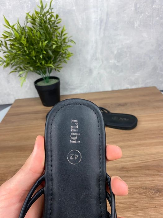 Buty damskie Rubi r. 42 - czarne klapki z paskami