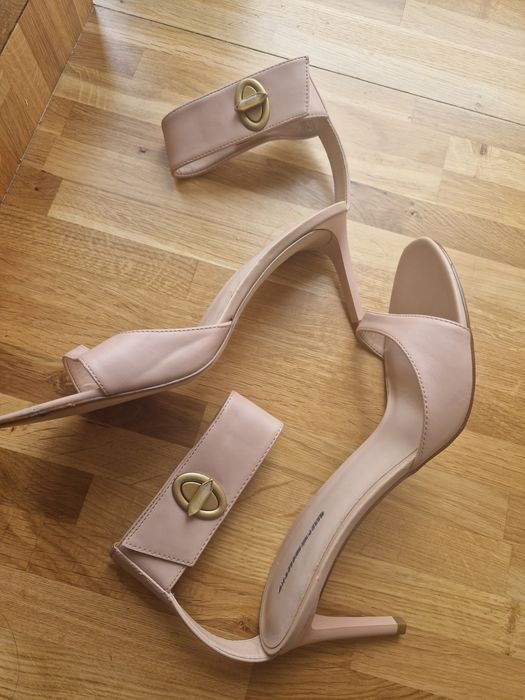 Sandałki CHARLES&KEITH r.41