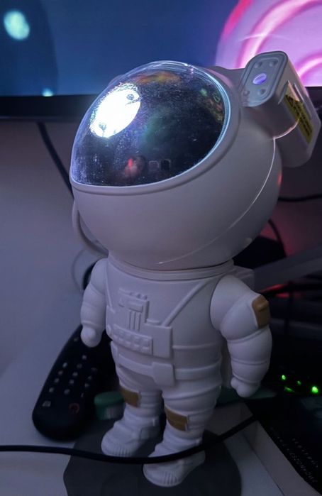 PROJEKTOR GWIAZD ASTRONAUT Dzieci Lampka Nocna Rzutnik Led Laserowy