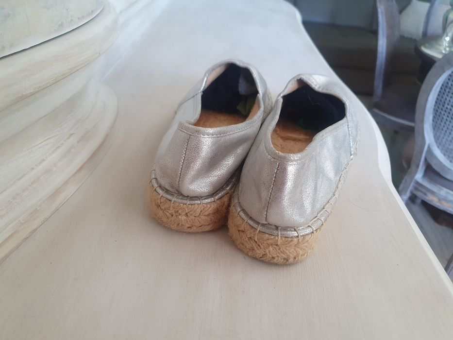 Srebrne buty letnie  38