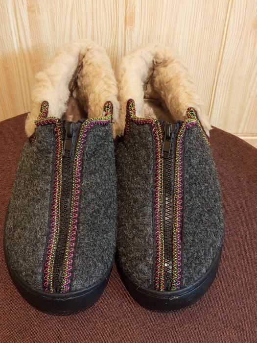 Новые.Женские тёплые тапки бурки,уги,чуни.Krok