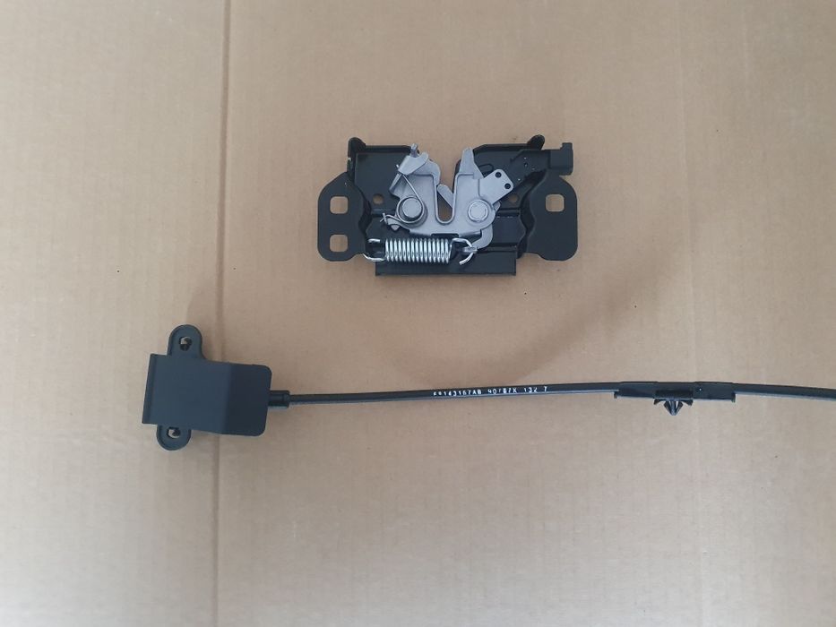 Ручка відкриття капота трос открытия замка замок Jeep Cherokee 14-