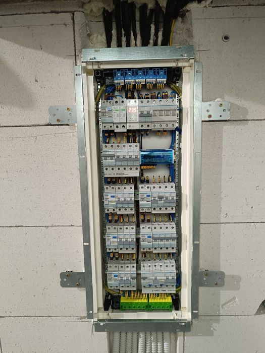 Електрик, електромонтажні роботи