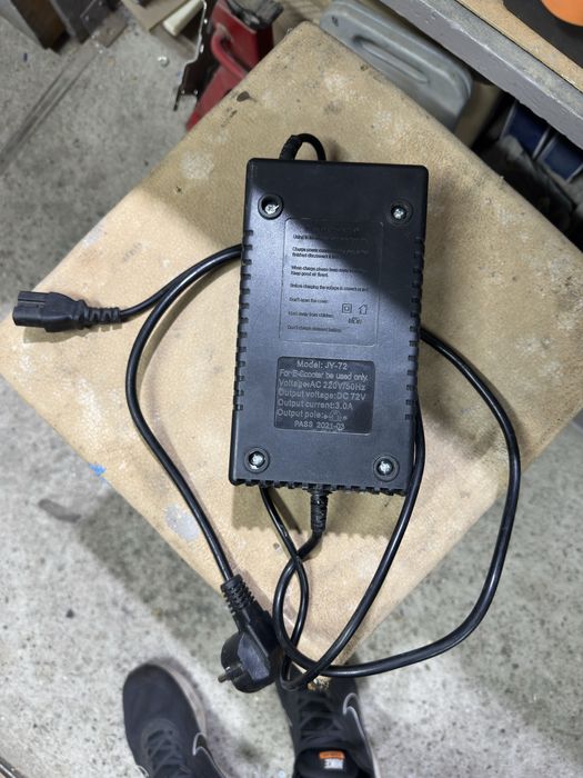 Зарядка електроскутер 72в 3А оригінальна