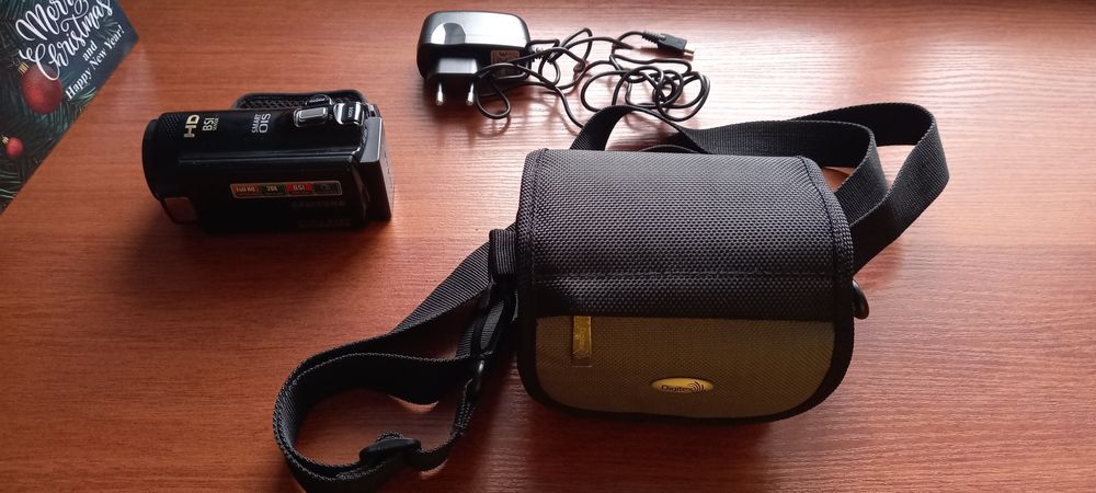 Відеокамера Samsung full HD 1920×1080 з чохлом