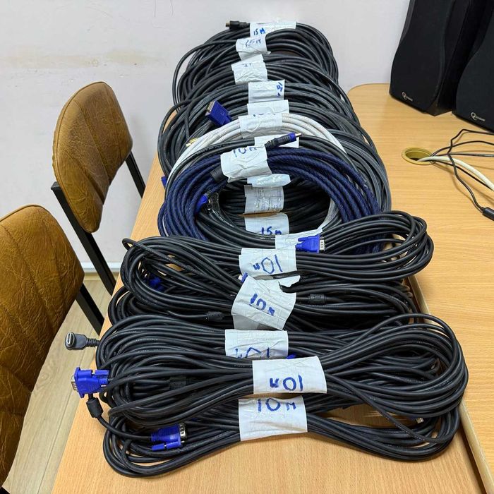 Колонки для ПК, роутери Wi-Fi, кабелі HDMI, VGA та подовжувачі USB 2.0