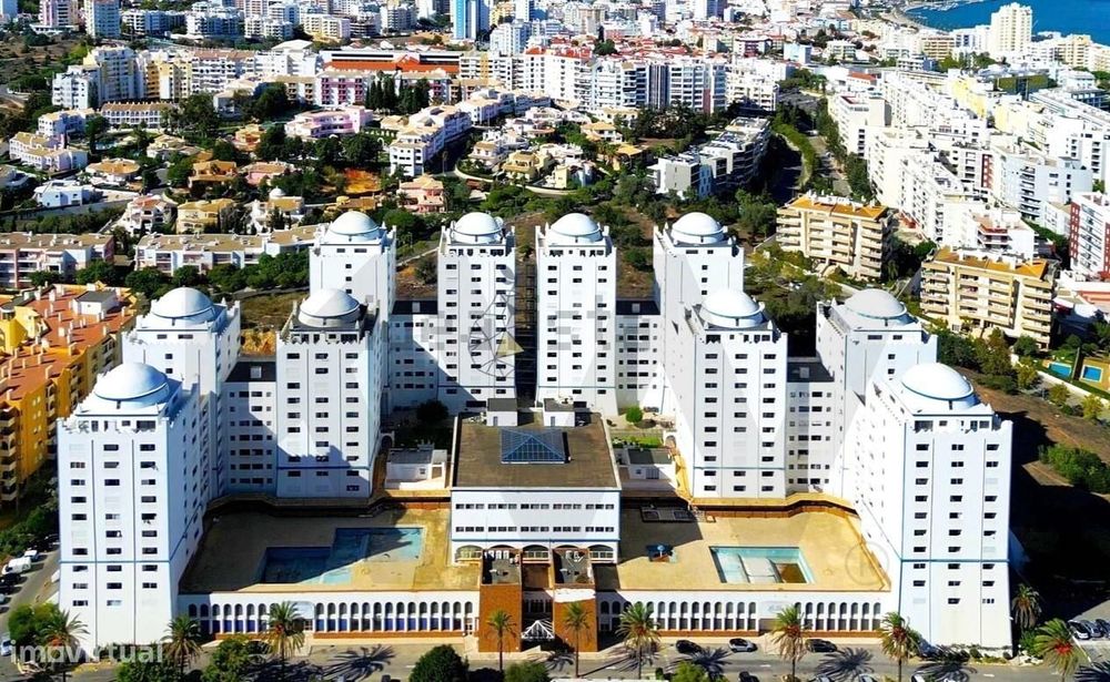 Apartamento T1 Mobilado e Equipado no Clube Praia da Rocha, a 300m do