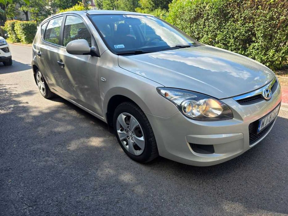 HYUNDAI I30 samochód osobowy