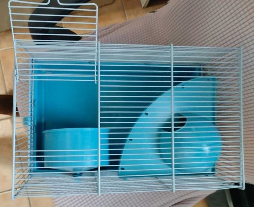 Gaiola para Hamster Azul – excelente estado mais Bebedouro Oferta