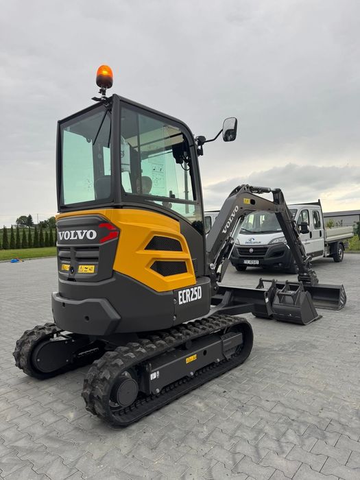 Wynajem minikoparki Volvo