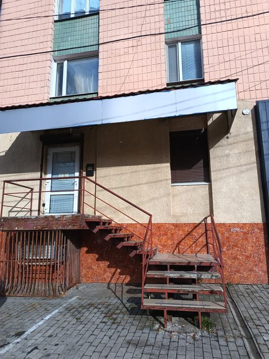 Продається офісне приміщення в центрі - 115 м²