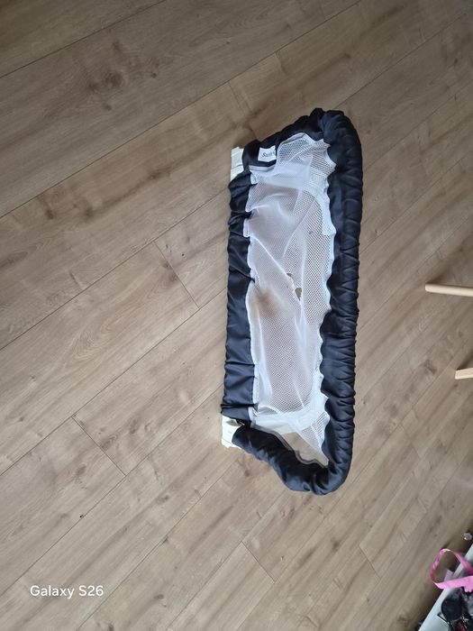 Barierka do łóżka