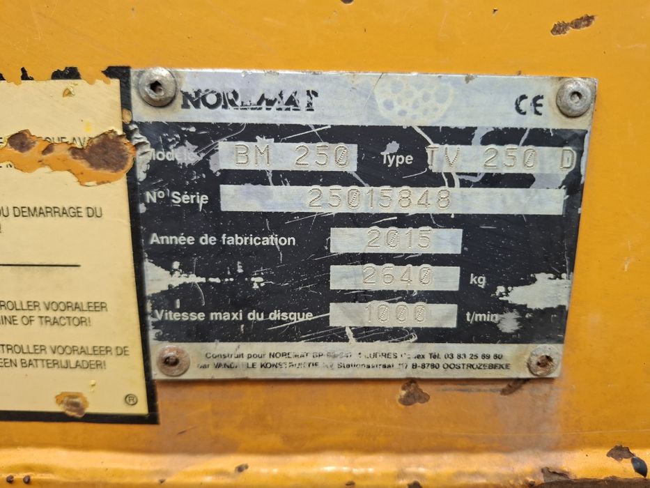Rebak rozdrabniacz do gałęzi NOREMAT MB 250  62 km diesel Hatz