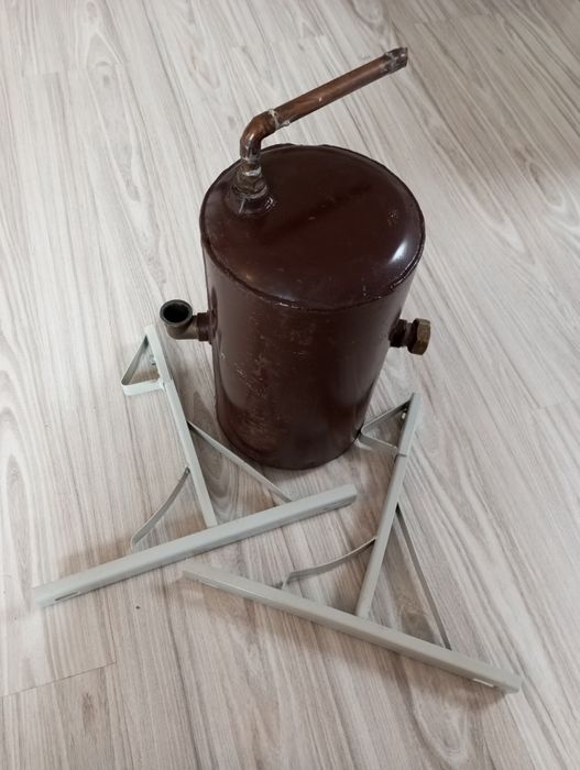 Naczynie wyrównawcze ze wspornikami cena za komplet