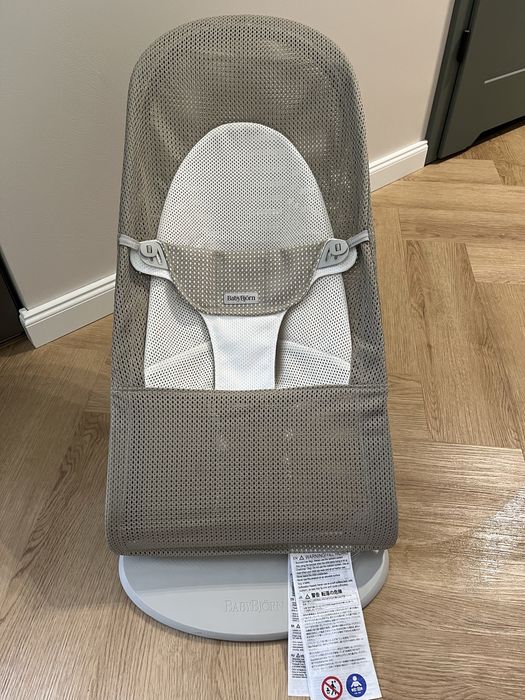 Bujaczek BabyBjorn Balance Soft Mesh Biały/Beż