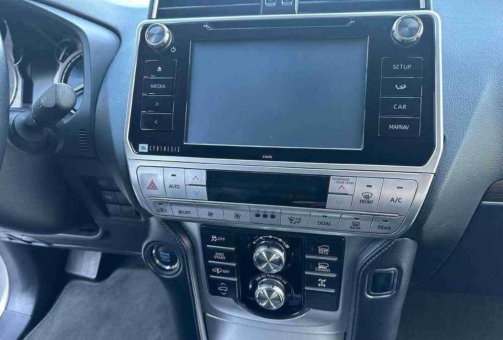 У продажі авто з ЄС Toyota Land Cruiser Prado 2019 року.