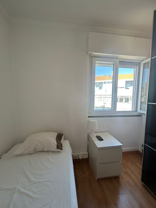 Arrendamento de quarto de Solteiro - ALFRAGIDE