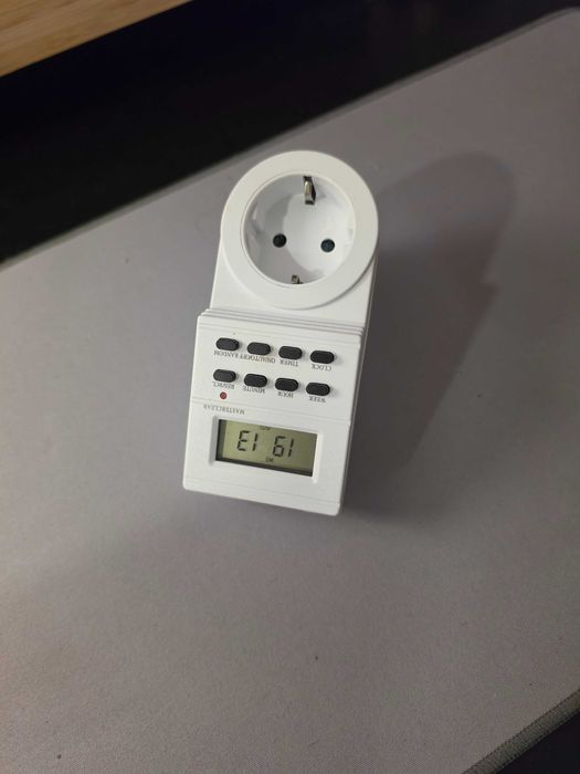 Tomada Digital Programável Masterclear TS‑ED1 – Bom Estado