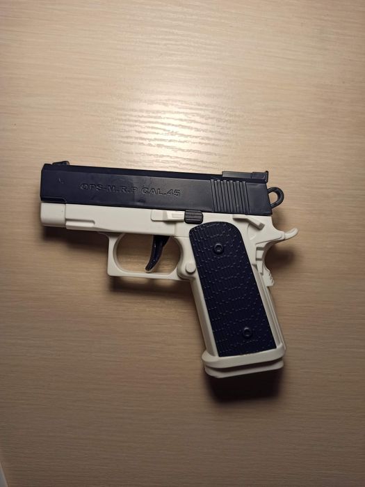 Детский водяной пистолет