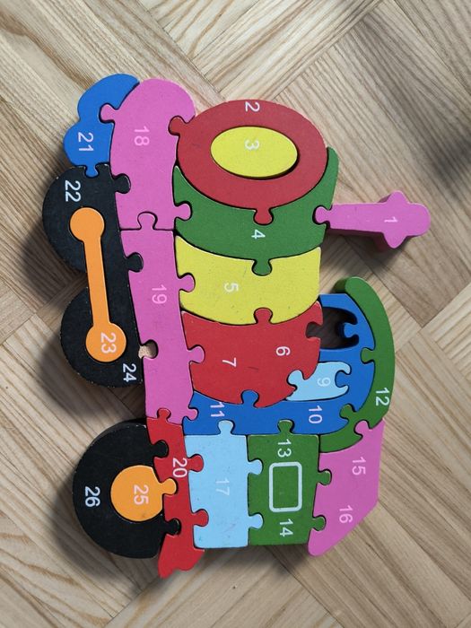 Drewniana układanka - lokomotywa