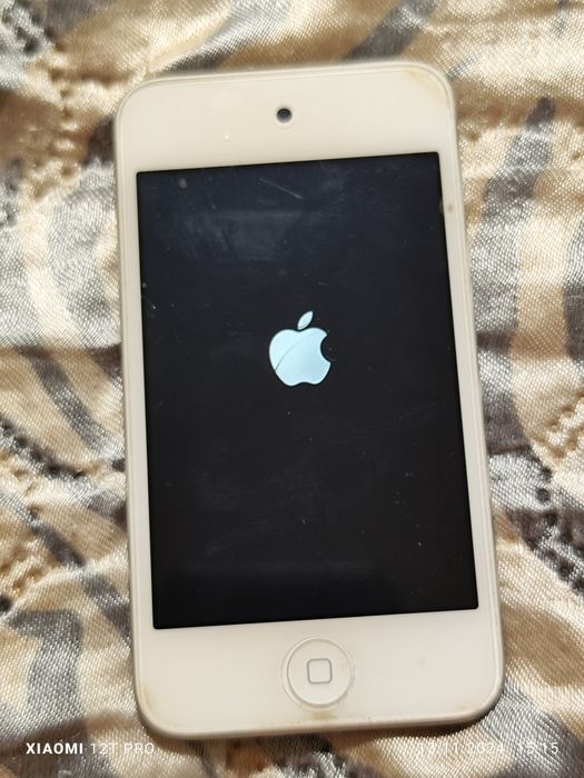 Продам плеер iPod  8 g
