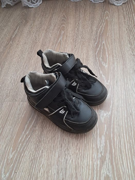 Продам дитячі черевики