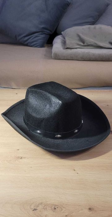 Czarny kapelusz westernowy styl Wild West, country, nowy