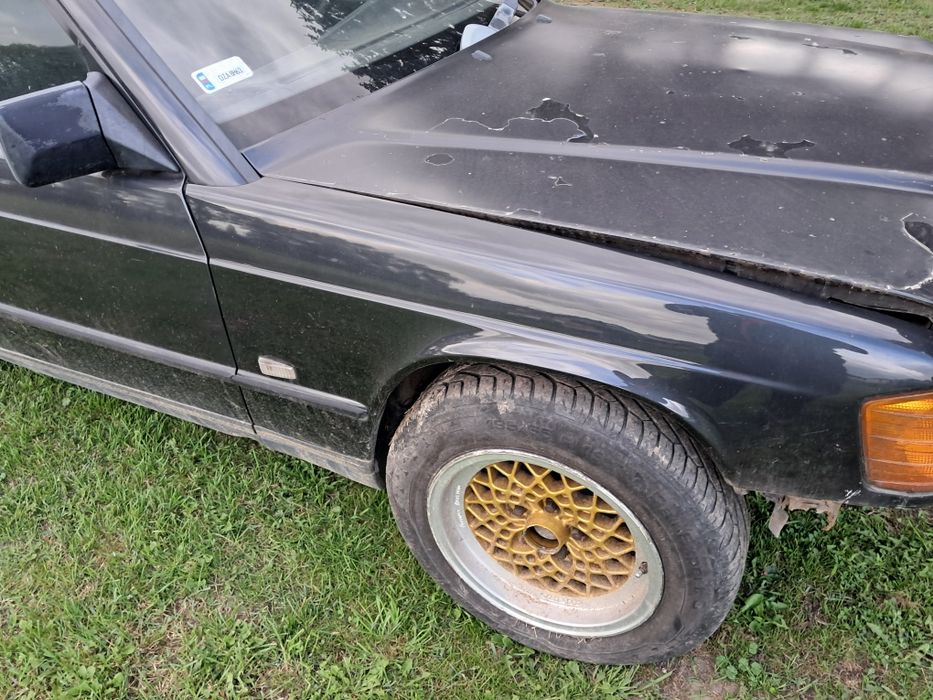 Mercedes w 124 190 pompa wtryskowa  2.0 diesel błotniki zderzaki