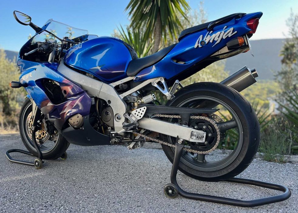 KAWASAKI NINJA ZX9R 1999