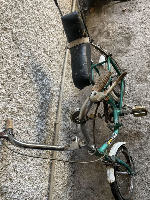 Bicicleta antiga para restauro