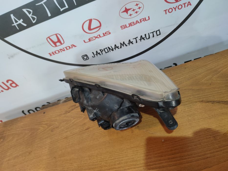 Оригінальна права галогенна фара Toyota RAV 4 2000-2003 р.в.