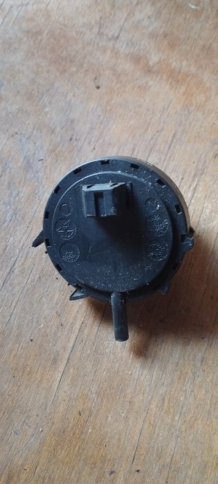 Продам пресостат до пральної машини