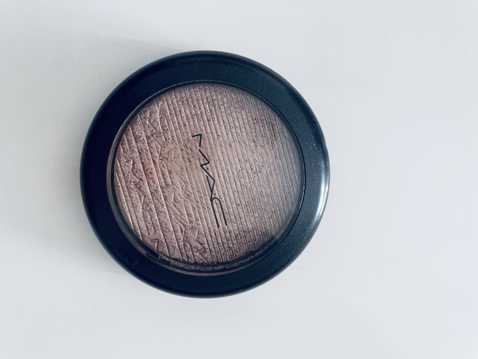MAC Extra Dimension Skinfinish Superb rozświetlacz